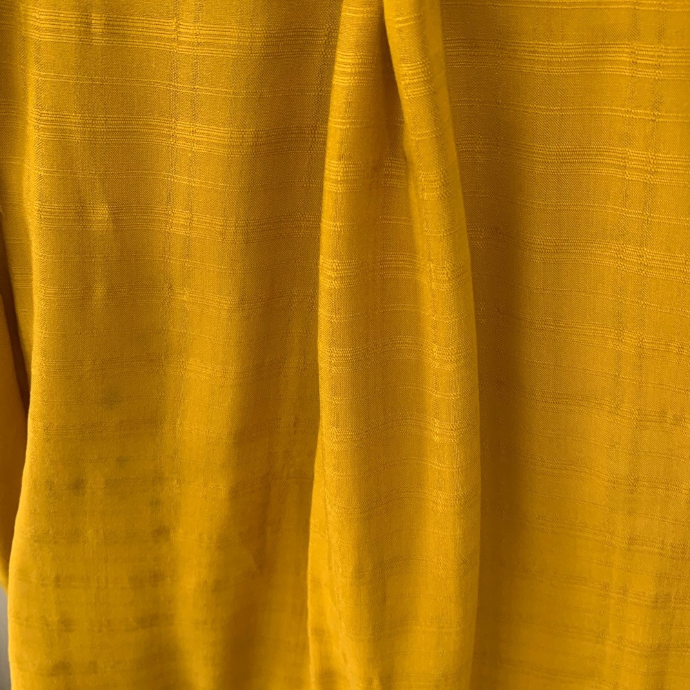 Universal Thread Top - Picture 3 of 16